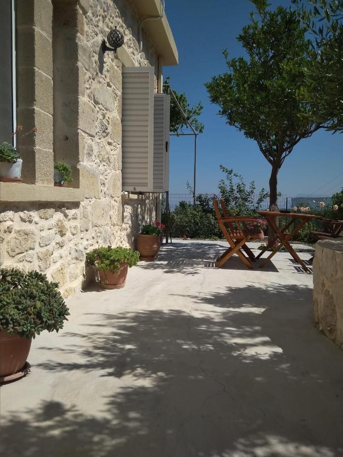 Margarita'S Stone House Apartment Plátanos Екстериор снимка