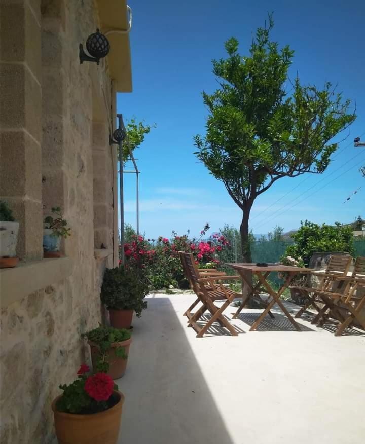 Margarita'S Stone House Apartment Plátanos Стая снимка